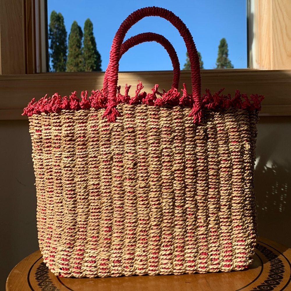 INGE SPORT Straw purse/tote. Natural tan and pink 13”w x 9”h.